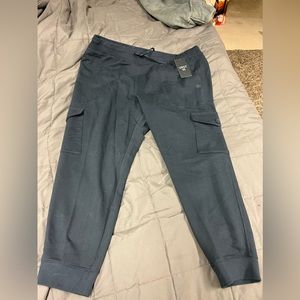Vrst commuter jogger brand new with tag still on.